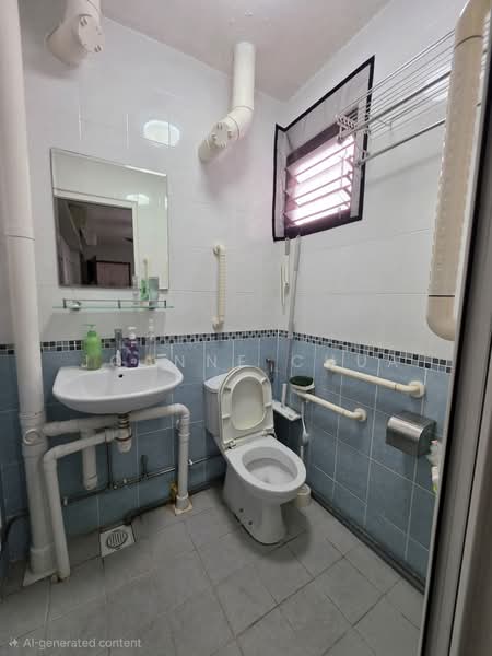 339 Clementi Avenue 5, 339 Clementi Avenue 5, 2 Bedrooms, 721 sqft, HDB Flat For Sale, by Joanne Chua, 500236362 - Bathroom - PropertyGuru.com.sg