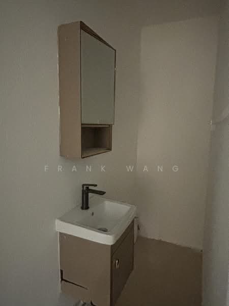 Far East Plaza, 14 Scotts Road, Orchard / River Valley, 240 sqft, Mall Shop For Rent, by Frank Wang, 500236364 - Bathroom - CommercialGuru.com.sg