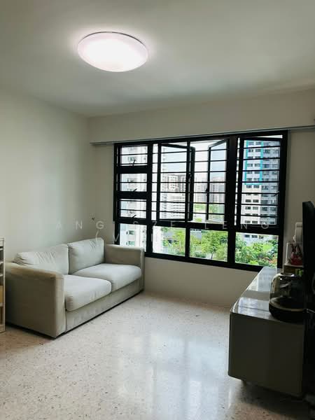 33 Ghim Moh Link, 33 Ghim Moh Link, 3 Bedrooms, 1,001 sqft, HDB Flat For Sale, by Tang Sze Leng (Venez), 500236365 - Living Room - PropertyGuru.com.sg