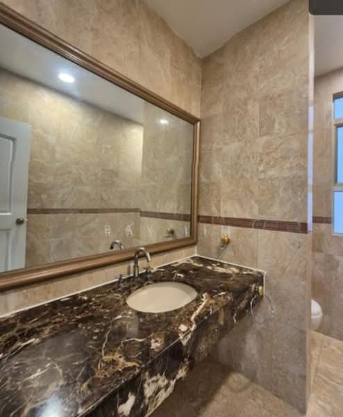Leonie Condotel, 2 Leonie Hill Road, 4 Bedrooms, 2,722 sqft, Condominium For Rent, by Ray Lim, 500236368 - Bathroom - PropertyGuru.com.sg