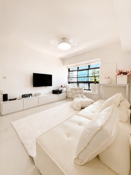 441B Clementi Avenue 3, 441B Clementi Avenue 3, 3 Bedrooms, 1,012 sqft, HDB Flat For Sale, by Lin LuoChen, 500236372 - Living Room - PropertyGuru.com.sg