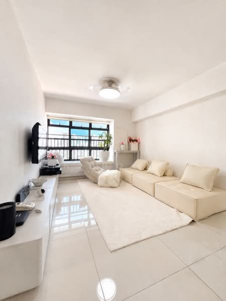 441B Clementi Avenue 3, 441B Clementi Avenue 3, 3 Bedrooms, 1,012 sqft, HDB Flat For Sale, by Lin LuoChen, 500236372 - Living Room - PropertyGuru.com.sg