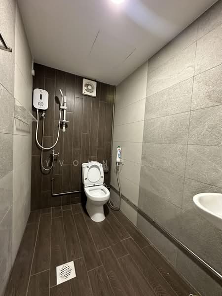 45A Lorong 6 Geylang, , 1 Bedroom, 300 sqft, Walk-up Apartment For Rent, by Yvonne Lim, 500236384 - Bathroom - PropertyGuru.com.sg
