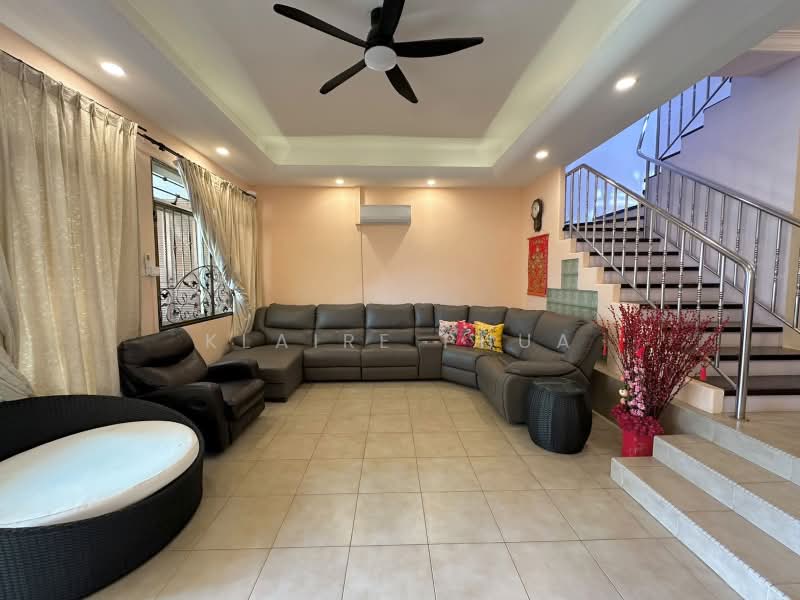 SUNRISE WAY | SUNRISE VILLA | SUNRISE DRIVE | SUNRISE LANE | YIO CHU KANG LANDED | SUNRISE CLOSE, , 4 Bedrooms, 2,800 sqft, Terraced House For Sale, by Klaire Phua, 500236385 - Living Room - PropertyGuru.com.sg