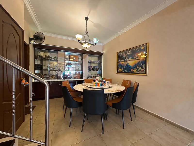 SUNRISE WAY | SUNRISE VILLA | SUNRISE DRIVE | SUNRISE LANE | YIO CHU KANG LANDED | SUNRISE CLOSE, , 4 Bedrooms, 2,800 sqft, Terraced House For Sale, by Klaire Phua, 500236385 - Dining Room - PropertyGuru.com.sg