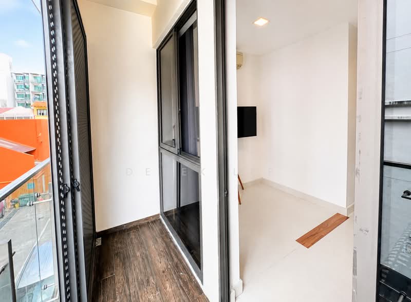 Smart Suites, 302 Sims Avenue, 1 Bedroom, 452 sqft, Condominium For Rent, by Derek Lee, 500236388 - Balcony - PropertyGuru.com.sg