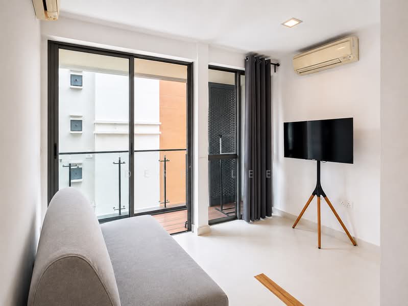 Smart Suites, 302 Sims Avenue, 1 Bedroom, 452 sqft, Condominium For Rent, by Derek Lee, 500236388 - Living Room - PropertyGuru.com.sg