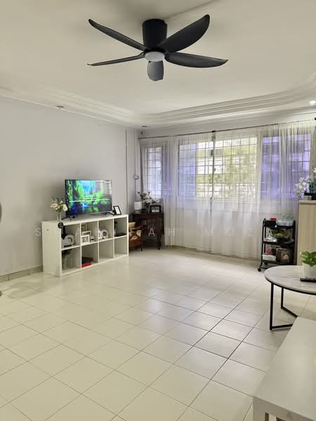 667 Hougang Avenue 4, 667 Hougang Avenue 4, Hougang / Punggol / Sengkang, 3 Bedrooms, 1,109 sqft, HDB Flat For Sale, by Sharifah Moza, 500236396 - Living Room - PropertyGuru.com.sg