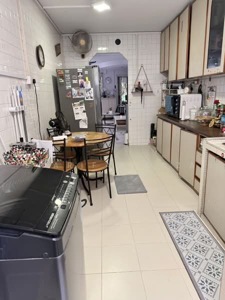 667 Hougang Avenue 4, 667 Hougang Avenue 4, Hougang / Punggol / Sengkang, 3 Bedrooms, 1,109 sqft, HDB Flat For Sale, by Sharifah Moza, 500236396 - Kitchen - PropertyGuru.com.sg