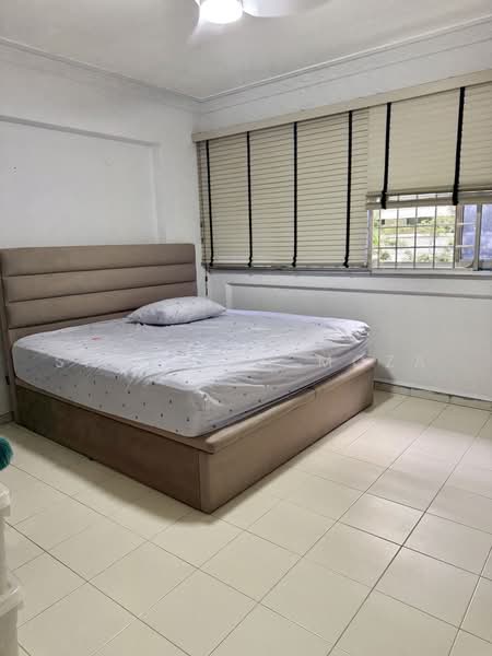 667 Hougang Avenue 4, 667 Hougang Avenue 4, Hougang / Punggol / Sengkang, 3 Bedrooms, 1,109 sqft, HDB Flat For Sale, by Sharifah Moza, 500236396 - Bedroom - PropertyGuru.com.sg