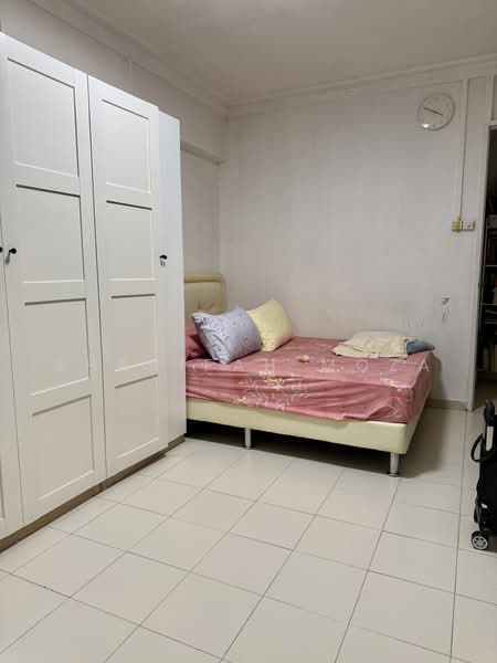 667 Hougang Avenue 4, 667 Hougang Avenue 4, Hougang / Punggol / Sengkang, 3 Bedrooms, 1,109 sqft, HDB Flat For Sale, by Sharifah Moza, 500236396 - Bedroom - PropertyGuru.com.sg