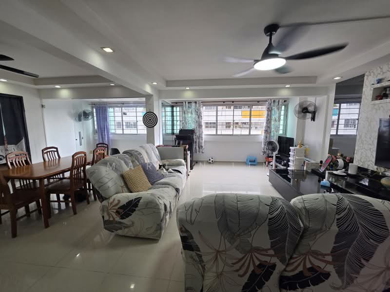 175 Yishun Avenue 7, 175 Yishun Avenue 7, 3 Bedrooms, 1,313 sqft, HDB Flat For Sale, by Martyn Lim, 500236397 - Living Room - PropertyGuru.com.sg