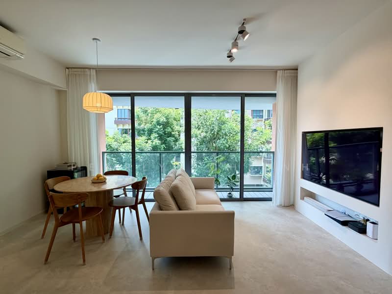 Double Bay Residences, 17C Simei Street 4, 2 Bedrooms, 926 sqft, Condominium For Sale, by Pearlyn Chionh, 500236409 - Living Room - PropertyGuru.com.sg