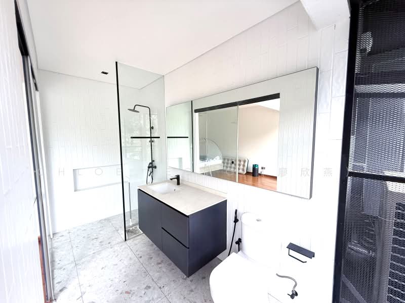 Lilac park, , 5 Bedrooms, 3,000 sqft, Terraced House For Sale, by Chloe Leong (廖欣燕）, 500236414 - Bathroom - PropertyGuru.com.sg