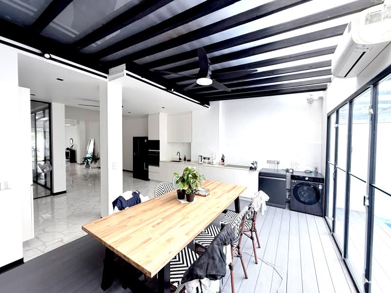 Lilac park, , 5 Bedrooms, 3,000 sqft, Terraced House For Sale, by Chloe Leong (廖欣燕）, 500236414 - Kitchen - PropertyGuru.com.sg