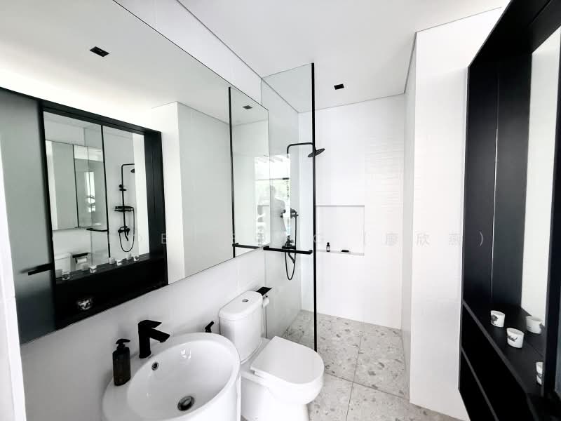 Lilac park, , 5 Bedrooms, 3,000 sqft, Terraced House For Sale, by Chloe Leong (廖欣燕）, 500236414 - Bathroom - PropertyGuru.com.sg