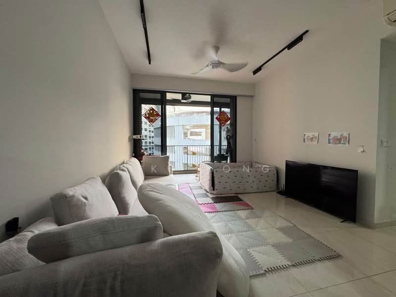 Signature At Yishun, 29 Yishun Street 51, 3 Bedrooms, 1,098 sqft, Condominium For Sale, by Jake Wong, 500236418 - Living Room - PropertyGuru.com.sg