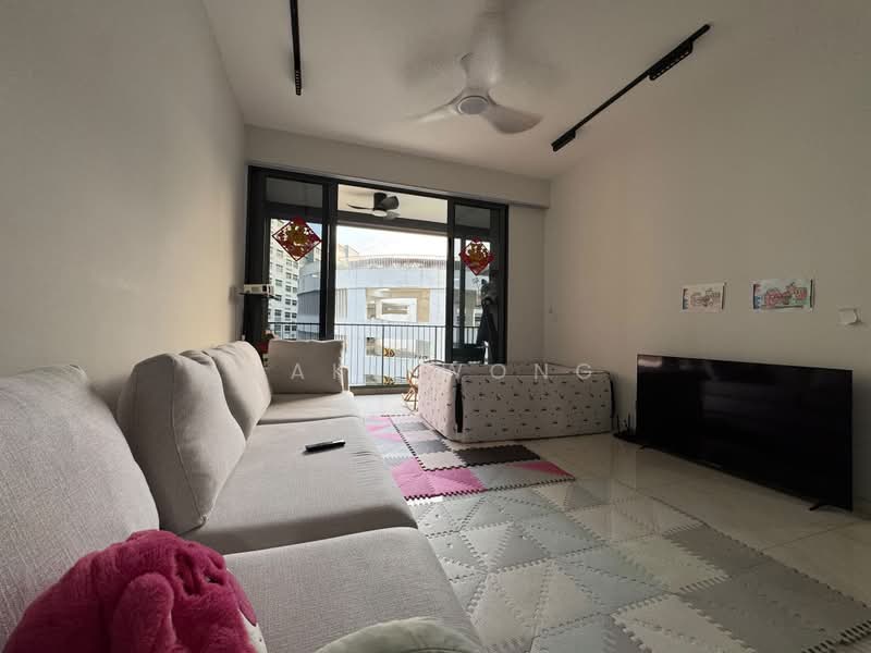 Signature At Yishun, 29 Yishun Street 51, 3 Bedrooms, 1,098 sqft, Condominium For Sale, by Jake Wong, 500236418 - Living Room - PropertyGuru.com.sg