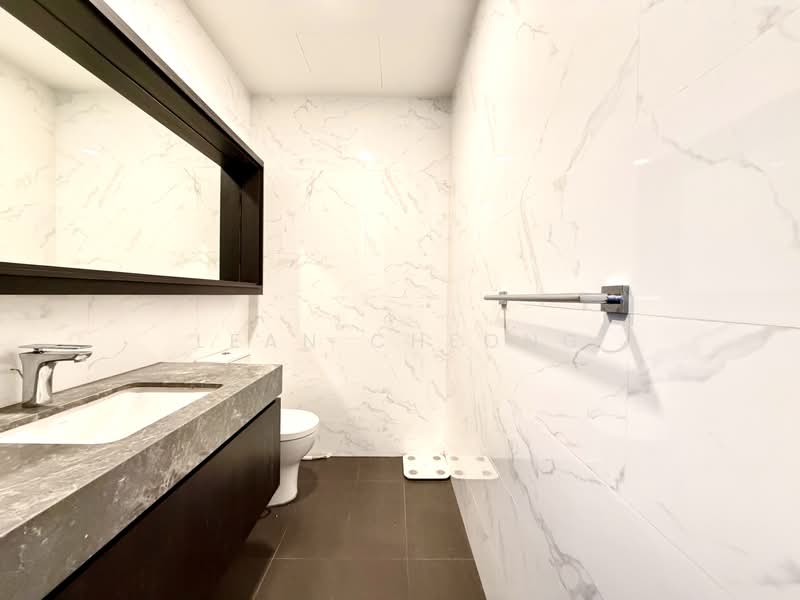 The Orient, 251 Pasir Panjang Road, 3 Bedrooms, 1,141 sqft, Condominium For Rent, by Lean Cheong, 500236419 - Master Bathroom - PropertyGuru.com.sg