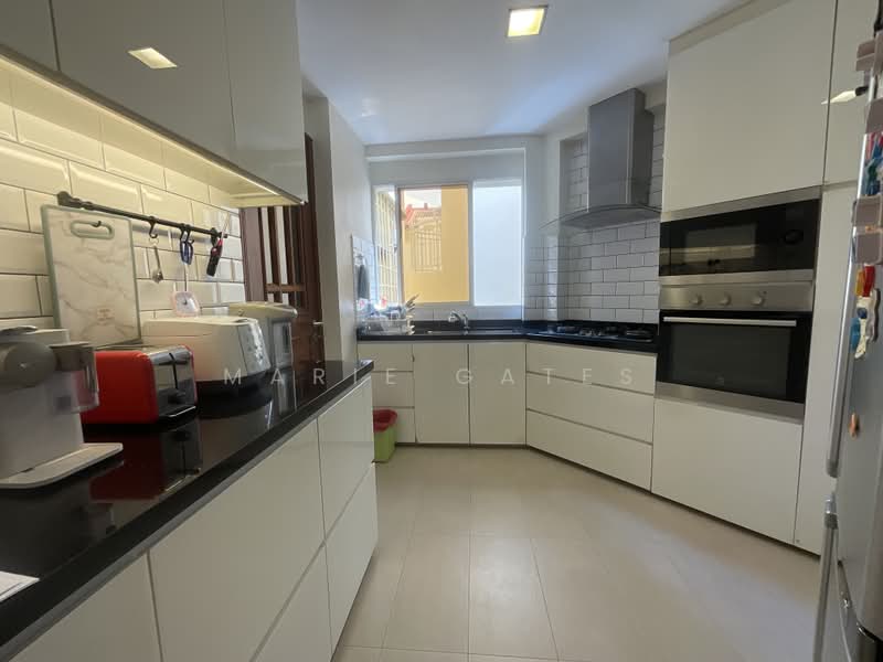 Villa Marina, 21 Jalan Sempadan, 4 Bedrooms, 2,024 sqft, Condominium For Sale, by Marie Gates, 500236424 - Renovated kitchen corner view - PropertyGuru.com.sg