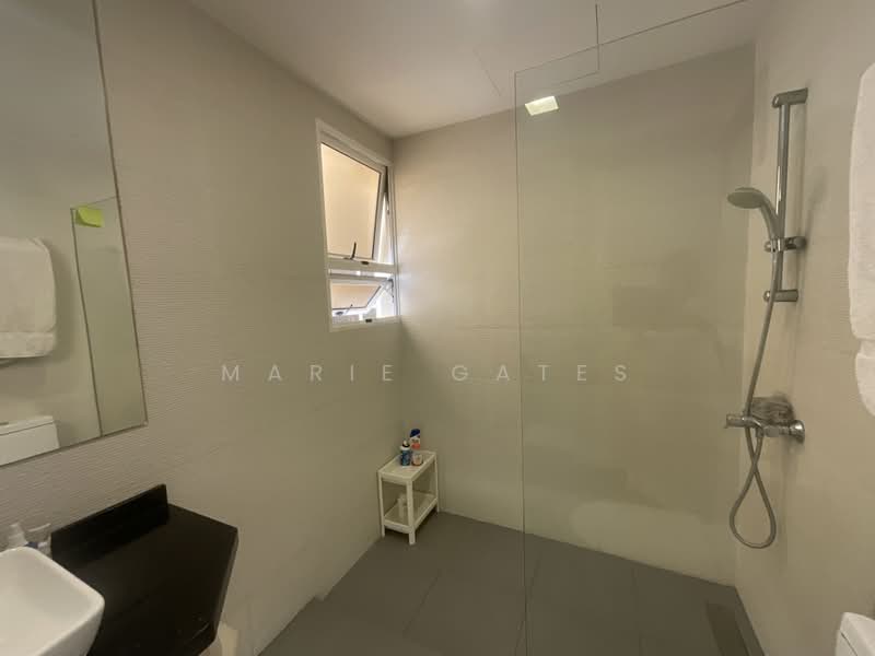 Villa Marina, 21 Jalan Sempadan, 4 Bedrooms, 2,024 sqft, Condominium For Sale, by Marie Gates, 500236424 - Renovated Master Bathroom - PropertyGuru.com.sg