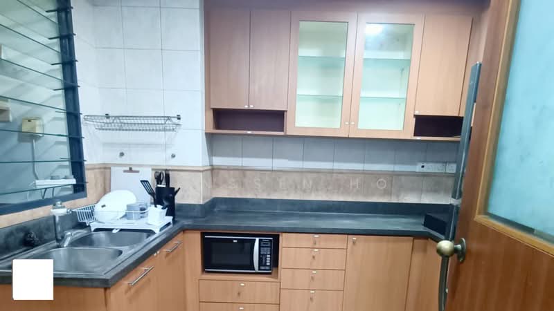 East Meadows, 30 Tanah Merah Kechil Road, Room Rental, 120 sqft, Condominium For Rent, by Janssen Ho, 500236428 - Kitchen - PropertyGuru.com.sg