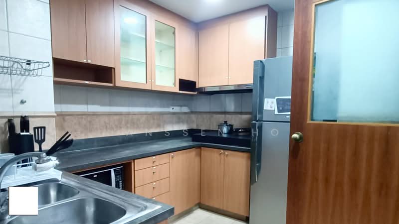 East Meadows, 30 Tanah Merah Kechil Road, Room Rental, 120 sqft, Condominium For Rent, by Janssen Ho, 500236428 - Kitchen - PropertyGuru.com.sg