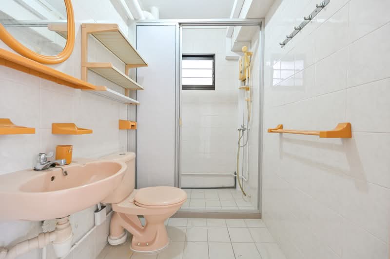 105 Rivervale Walk, 105 Rivervale Walk, 3 Bedrooms, 1,098 sqft, HDB Flat For Sale, by Adriel Li Yewen, 500236435 - Bathroom - PropertyGuru.com.sg
