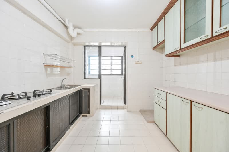 105 Rivervale Walk, 105 Rivervale Walk, 3 Bedrooms, 1,098 sqft, HDB Flat For Sale, by Adriel Li Yewen, 500236435 - Kitchen - PropertyGuru.com.sg