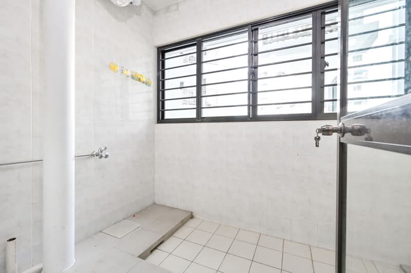 105 Rivervale Walk, 105 Rivervale Walk, 3 Bedrooms, 1,098 sqft, HDB Flat For Sale, by Adriel Li Yewen, 500236435 - yard - PropertyGuru.com.sg
