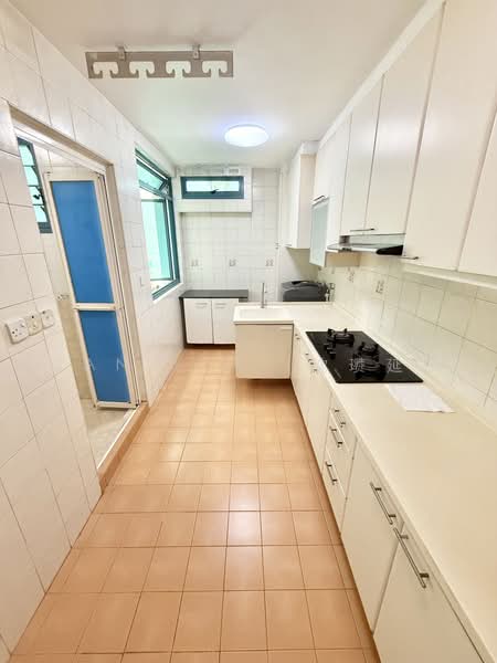 184 Edgefield Plains, 184 Edgefield Plains, 4 Bedrooms, 1,378 sqft, HDB Flat For Sale, by Zan Sim (沈瓒延), 500236440 - Kitchen - PropertyGuru.com.sg