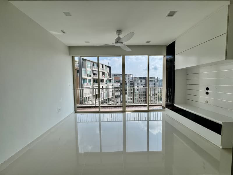 Watercolours, 25 Pasir Ris Link, 2 Bedrooms, 900 sqft, Condominium For Rent, by Jeric Leong, 500236449 - Living Room - PropertyGuru.com.sg