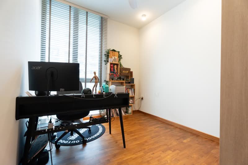 Treasure Crest, 60 Anchorvale Crescent, 3 Bedrooms, 1,076 sqft, Condominium For Sale, by Alex Lim, 500236451 - Bedroom 2 - PropertyGuru.com.sg