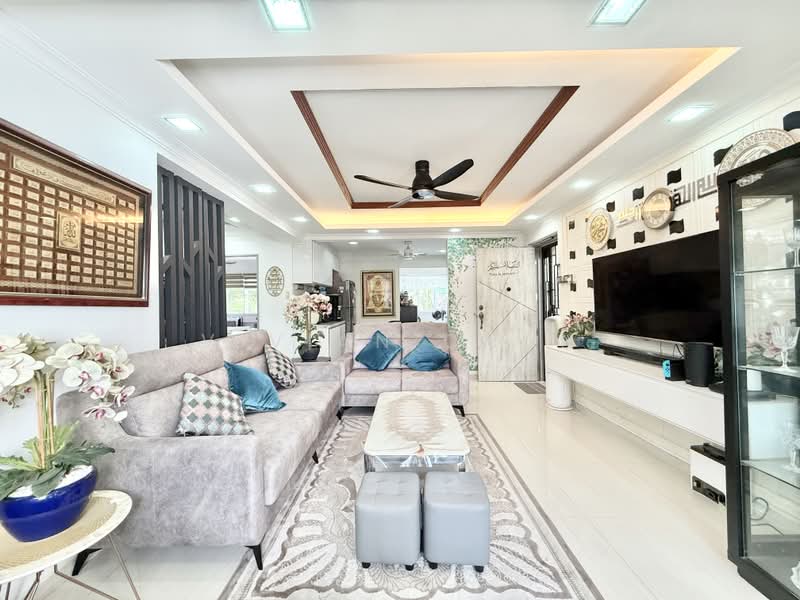724 Pasir Ris Street 72, 724 Pasir Ris Street 72, 3 Bedrooms, 1,334 sqft, HDB Flat For Sale, by VIVIAN Chan, 500236456 - Living Room - PropertyGuru.com.sg