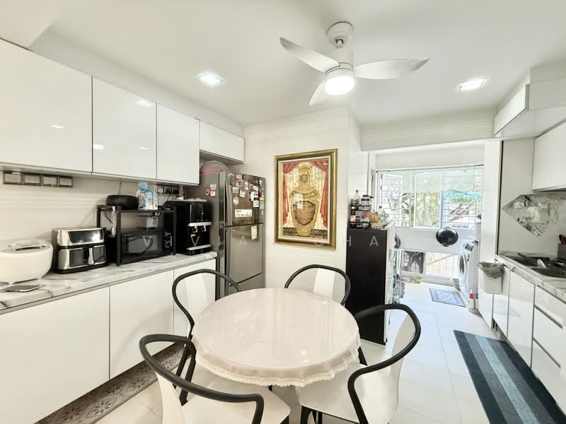 724 Pasir Ris Street 72, 724 Pasir Ris Street 72, 3 Bedrooms, 1,334 sqft, HDB Flat For Sale, by VIVIAN Chan, 500236456 - Kitchen - PropertyGuru.com.sg