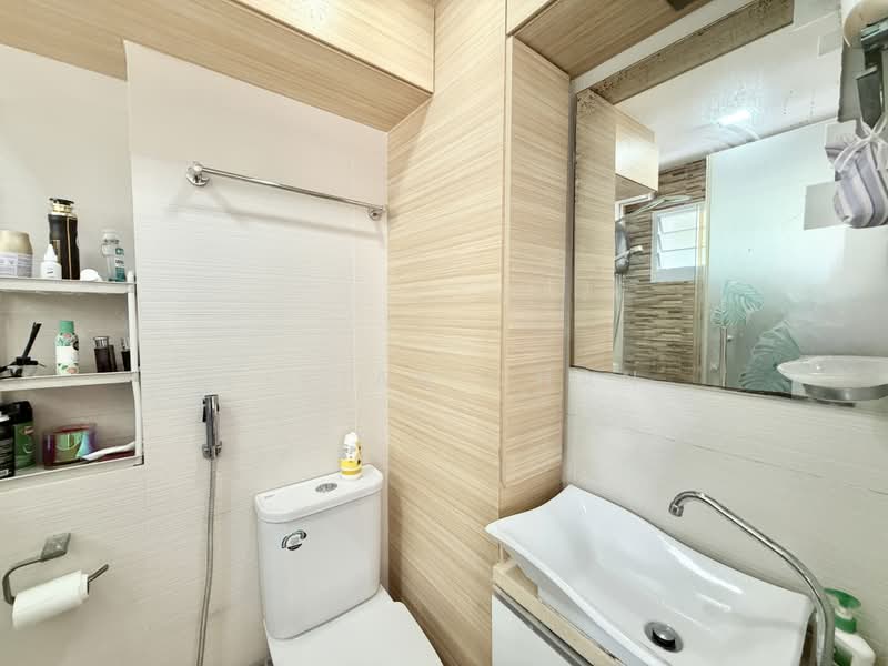 724 Pasir Ris Street 72, 724 Pasir Ris Street 72, 3 Bedrooms, 1,334 sqft, HDB Flat For Sale, by VIVIAN Chan, 500236456 - Bathroom - PropertyGuru.com.sg