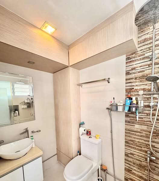 724 Pasir Ris Street 72, 724 Pasir Ris Street 72, 3 Bedrooms, 1,334 sqft, HDB Flat For Sale, by VIVIAN Chan, 500236456 - Bathroom - PropertyGuru.com.sg