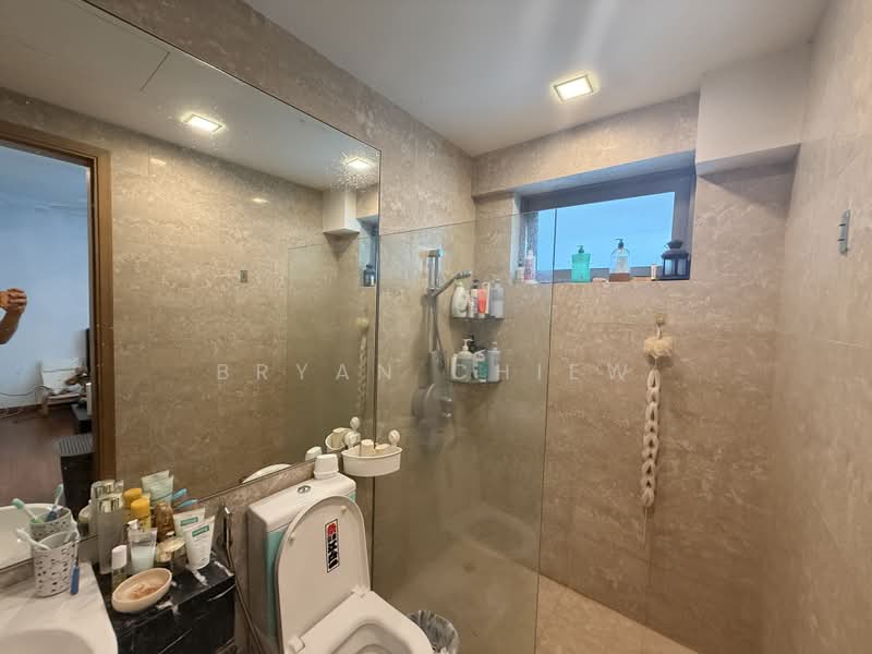 Carlisle Road Inter Terrace With Huge Land Size, Carlisle Road / Cambridge Road / Hertford Road, 7 Bedrooms, 6,940 sqft, Terraced House For Sale, by Bryan Chiew, 500236461 - Bathroom - PropertyGuru.com.sg