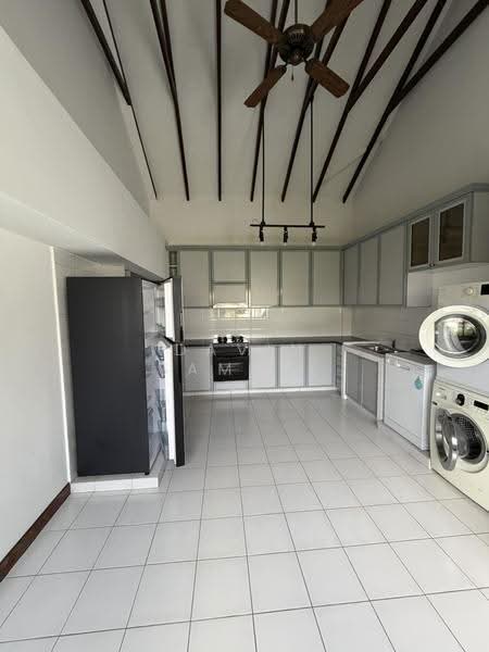 Kheam hock, Tanglin / Holland / Bukit Timah, 2 Bedrooms, 1,200 sqft, Apartment For Rent, by Davin Samuel, 500236470 - Kitchen - PropertyGuru.com.sg