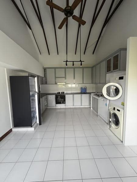 Kheam hock, Tanglin / Holland / Bukit Timah, 2 Bedrooms, 1,200 sqft, Apartment For Rent, by Davin Samuel, 500236470 - Kitchen - PropertyGuru.com.sg