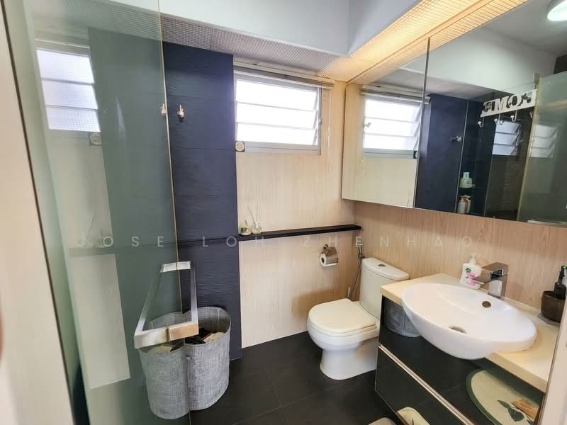 624A Punggol Central, 624A Punggol Central, Hougang / Punggol / Sengkang, 3 Bedrooms, 1,012 sqft, HDB Flat For Sale, by Jose Loh Zhenhao, 500236472 - Bathroom - PropertyGuru.com.sg