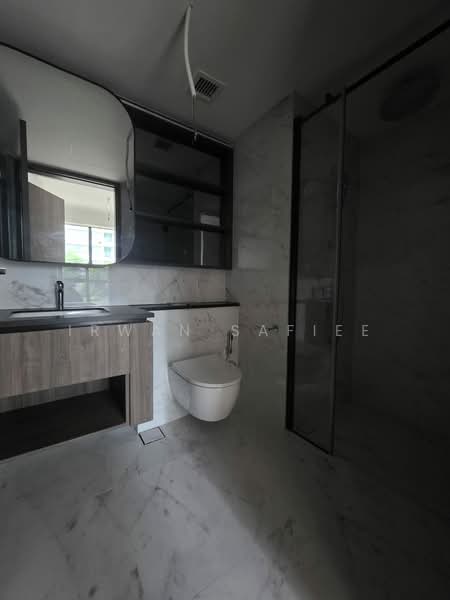 Sceneca Residence, Tanah Merah Kechil Link, 2 Bedrooms, 689 sqft, Condominium For Sale, by IRWAN SAFIEE, 500236478 - Bathroom - PropertyGuru.com.sg