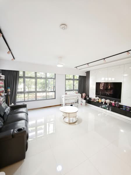 618A Tampines Street 61, 618A Tampines Street 61, 3 Bedrooms, 1,216 sqft, HDB Flat For Sale, by Sito Jian Xin 司徒健新, 500236487 - Living Room - PropertyGuru.com.sg