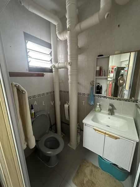 290A Compassvale Crescent, 290A Compassvale Crescent, Hougang / Punggol / Sengkang, 3 Bedrooms, 1,184 sqft, HDB Flat For Sale, by Alvin Tay, 500236490 - Bathroom - PropertyGuru.com.sg