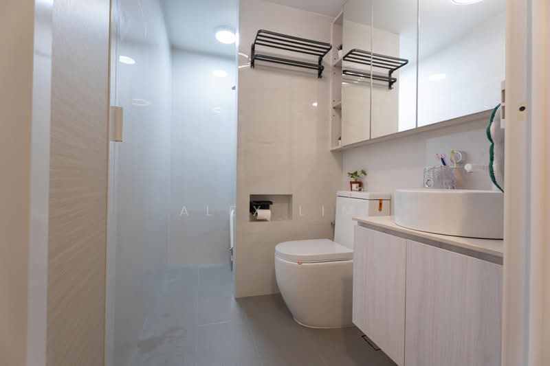 Sol Acres, 10 Choa Chu Kang Grove, 2 Bedrooms, 850 sqft, Condominium For Sale, by Alex Lim, 500236495 - Bathroom - PropertyGuru.com.sg
