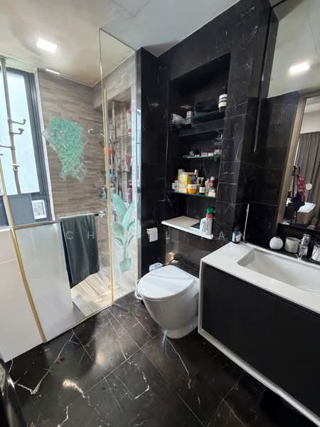 J Gateway, , 3 Bedrooms, 947 sqft, Condominium For Sale, by Cheryl Tan, 500236498 - Bathroom - PropertyGuru.com.sg