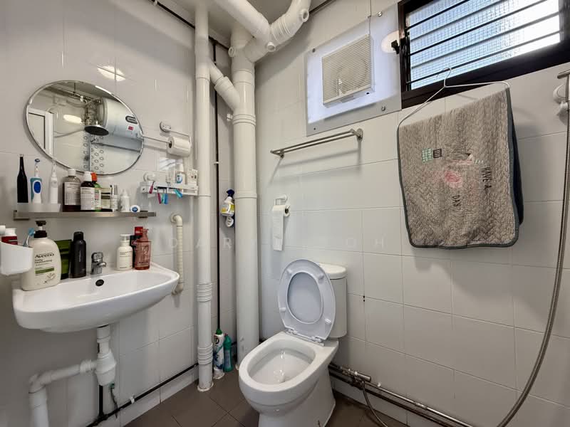 159 Bedok South Avenue 3, 159 Bedok South Avenue 3, 3 Bedrooms, 1,130 sqft, HDB Flat For Sale, by Daryl Soh, 500236503 - Bathroom - PropertyGuru.com.sg