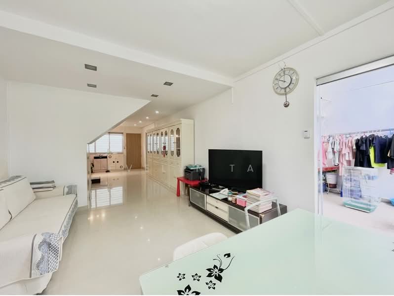326 Yishun Ring Road, 326 Yishun Ring Road, 4 Bedrooms, 1,572 sqft, HDB Flat For Sale, by Evelyn Tan, 500236505 - Living Room - PropertyGuru.com.sg