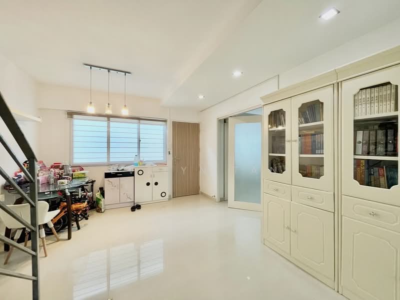 326 Yishun Ring Road, 326 Yishun Ring Road, 4 Bedrooms, 1,572 sqft, HDB Flat For Sale, by Evelyn Tan, 500236505 - Living Room - PropertyGuru.com.sg