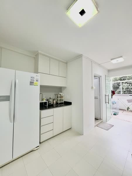 326 Yishun Ring Road, 326 Yishun Ring Road, 4 Bedrooms, 1,572 sqft, HDB Flat For Sale, by Evelyn Tan, 500236505 - Kitchen - PropertyGuru.com.sg